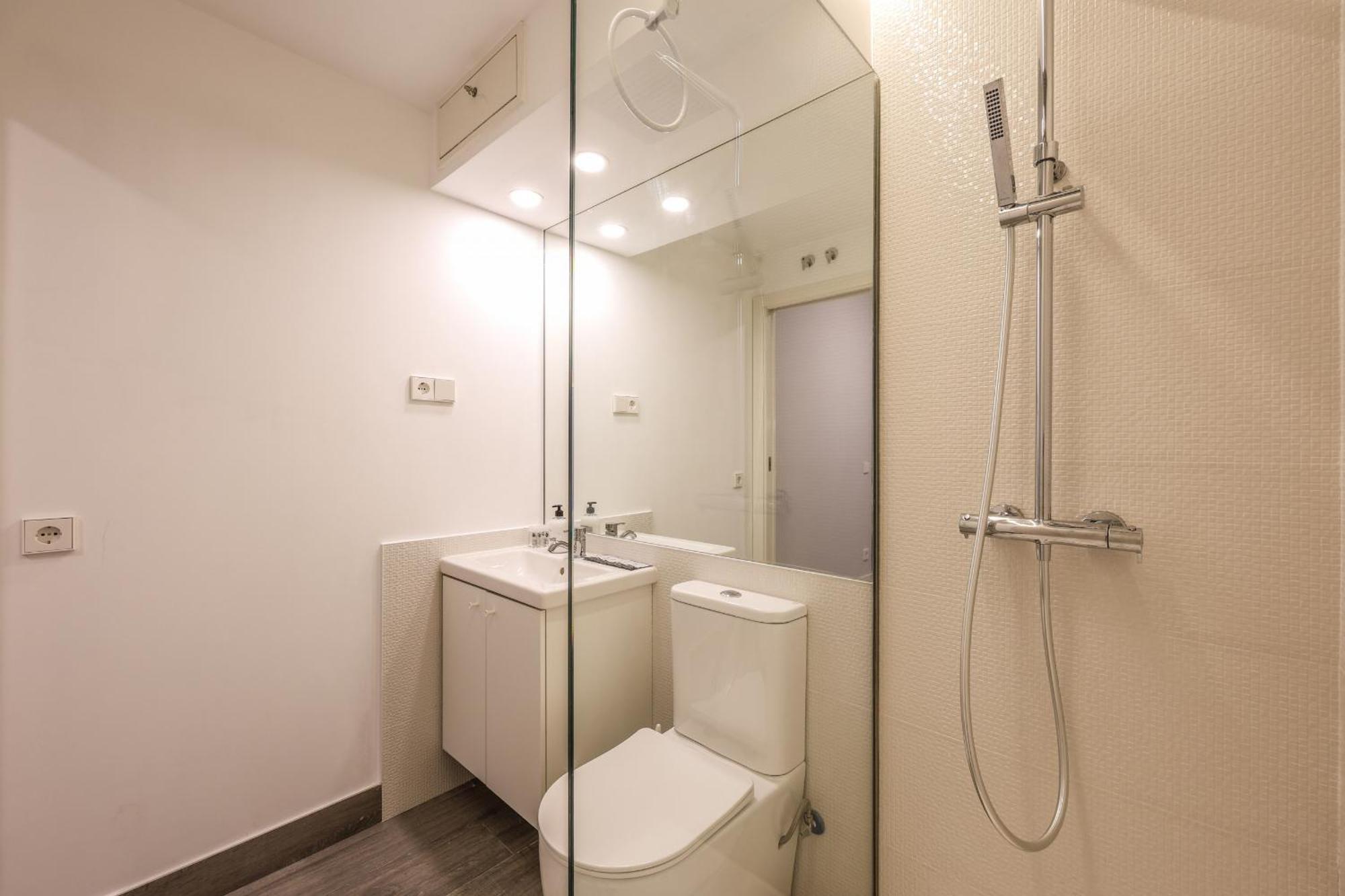 Apartamentos Reformados Act Alquiler Temporal マドリード エクステリア 写真