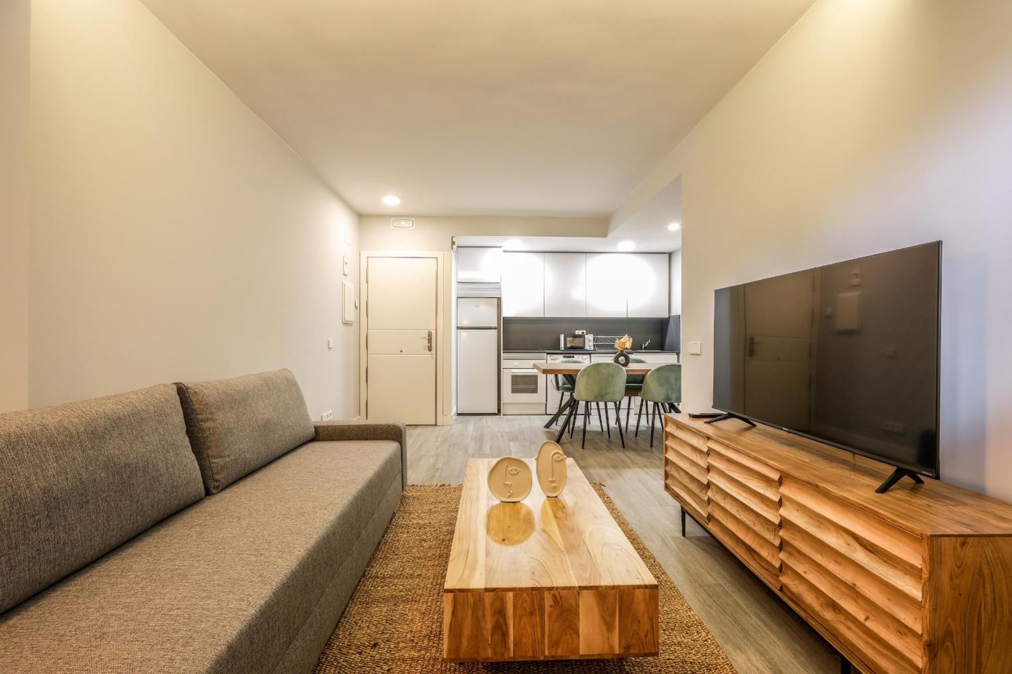 Apartamentos Reformados Act Alquiler Temporal マドリード エクステリア 写真