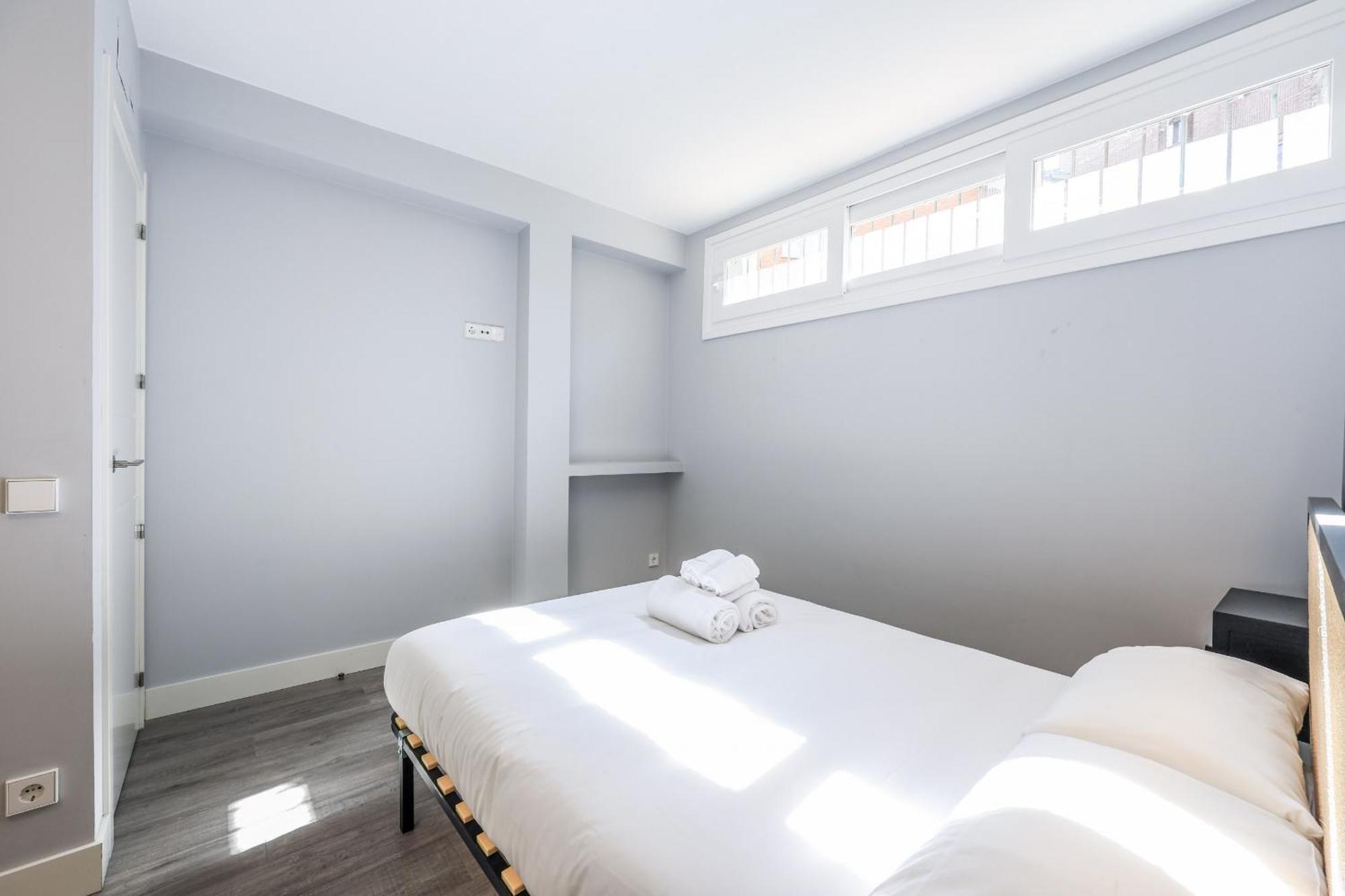 Apartamentos Reformados Act Alquiler Temporal マドリード エクステリア 写真