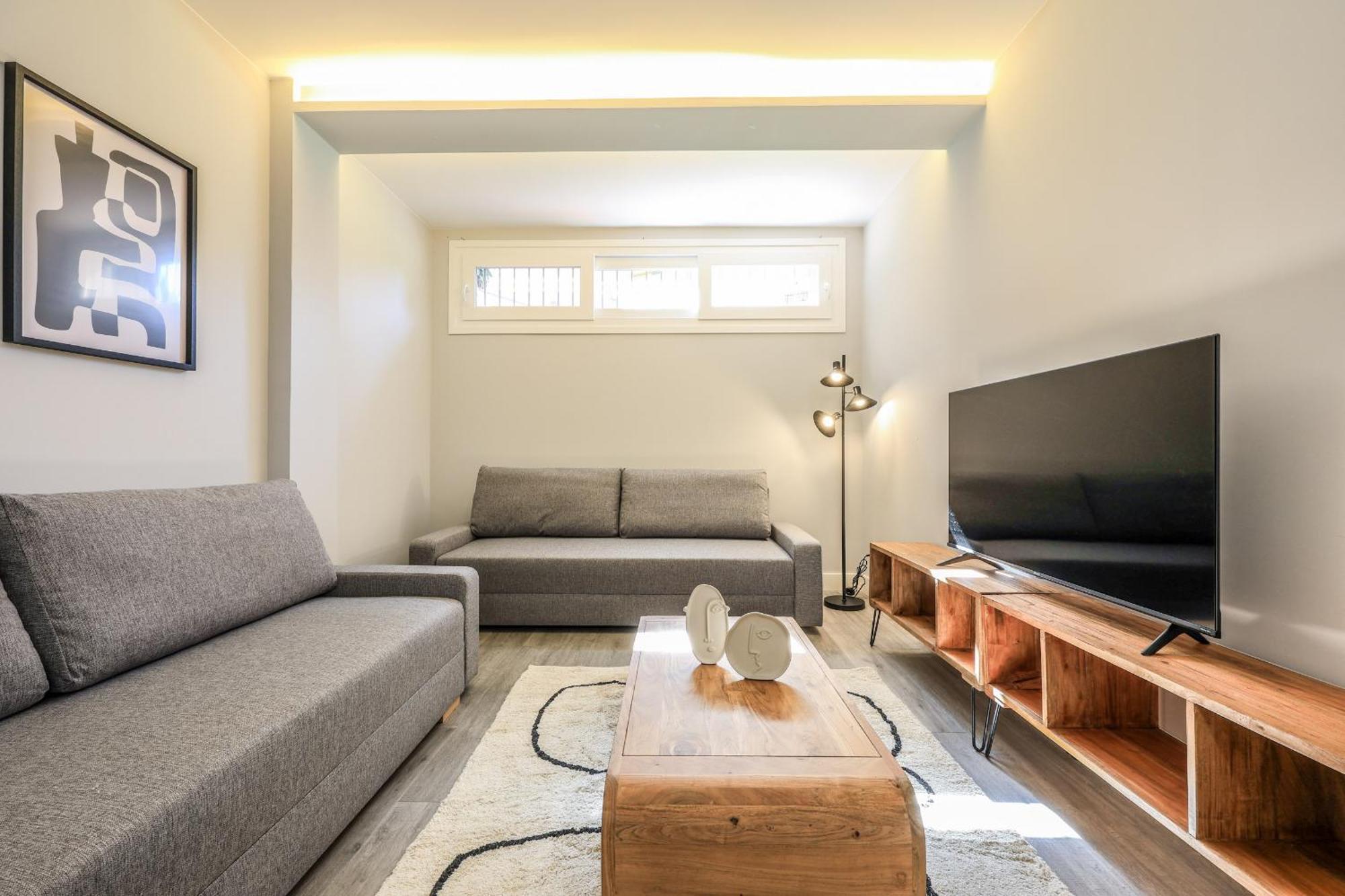 Apartamentos Reformados Act Alquiler Temporal マドリード エクステリア 写真