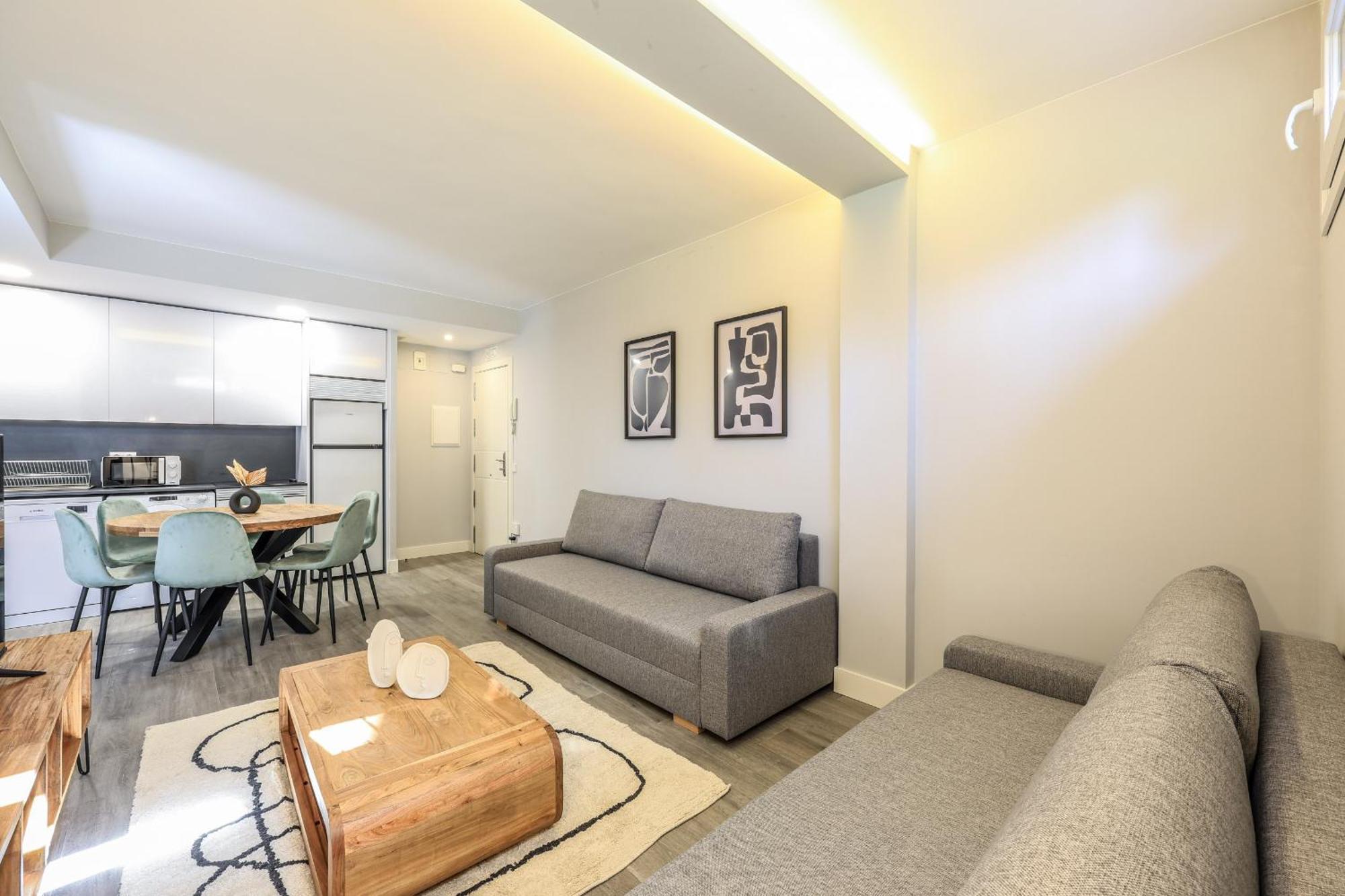 Apartamentos Reformados Act Alquiler Temporal マドリード エクステリア 写真