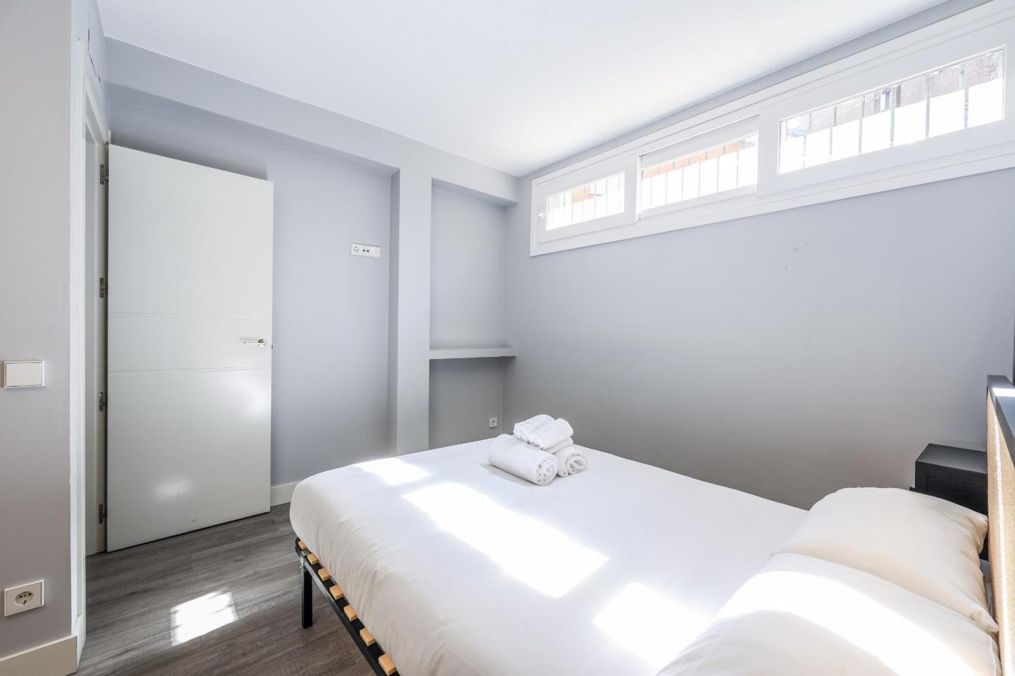 Apartamentos Reformados Act Alquiler Temporal マドリード エクステリア 写真
