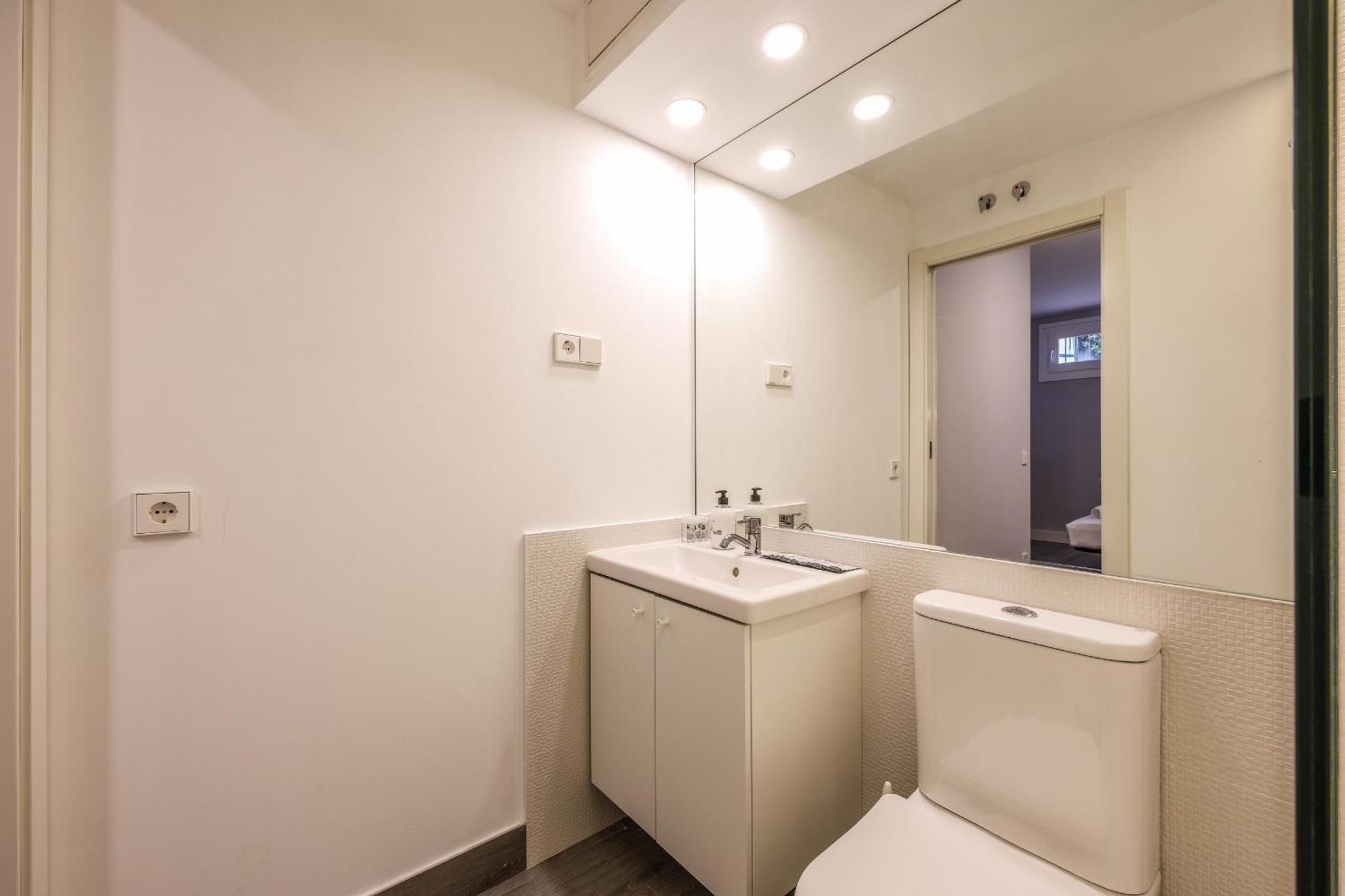 Apartamentos Reformados Act Alquiler Temporal マドリード エクステリア 写真